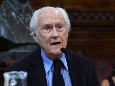 Emotivo homenaje a Pino Solanas en el Senado