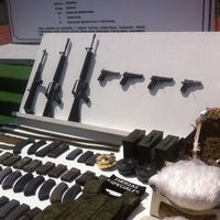 Militares aseguran armas y vehículos en la tierra de El Chapo