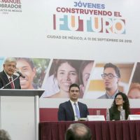 AMLO le apuesta a resolver la seguridad con un plan de becas