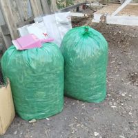 Vecinos de Plottier limpiaron Nepen Hue, pero denuncian que la basura volvió a acumularse rápidamente