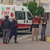 Atropelló a un policía que iba en moto, escapó y lo detuvieron minutos después