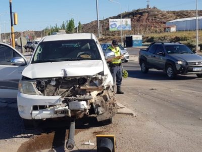 Una mujer terminó con una herida por la mala maniobra de una conductora