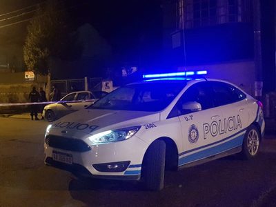 Desbarataron una fiesta clandestina en el barrio Valentina Sur: había más de 300 personas