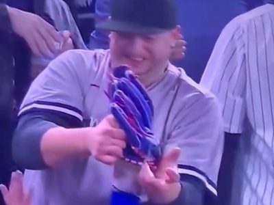 Vetan a fans que agredieron a Mookie Betts para el juego 5 de la Serie Mundial