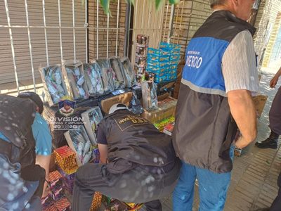 Allanaron una vivienda de Neuquén que vendía pirotecnia en la vereda
