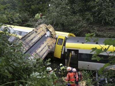 Al menos tres muertos y otros heridos en un descarrilamiento de tren en el sur de Alemania