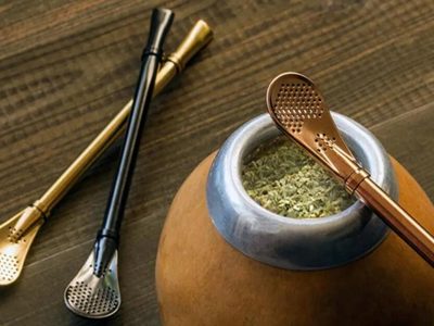 Limpiá las bombillas del mate sin arruinarlas y con ingredientes que guardás en casa
