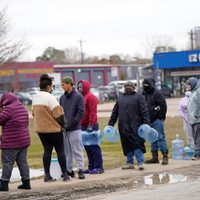 Tras los apagones, Texas insta a unos 7 millones de residentes a "hervir agua" antes de consumirla