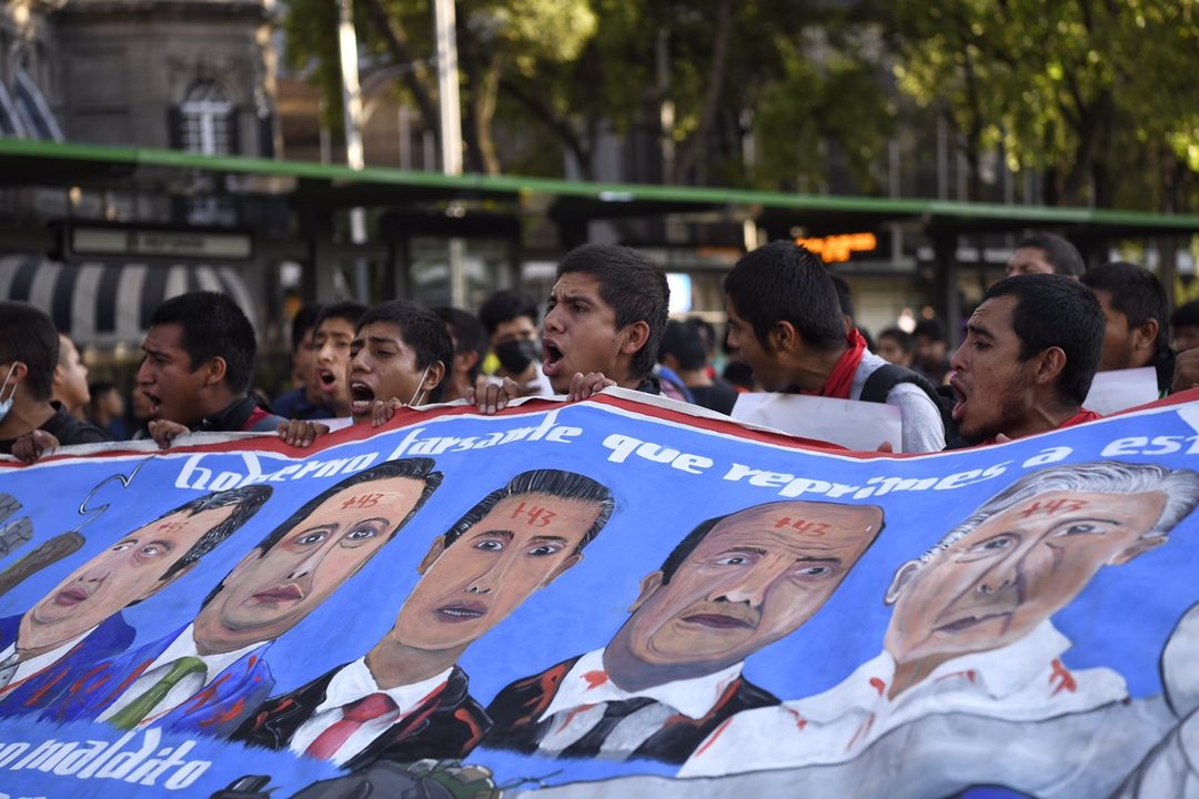 Marcha Ayotzinapa 9 años