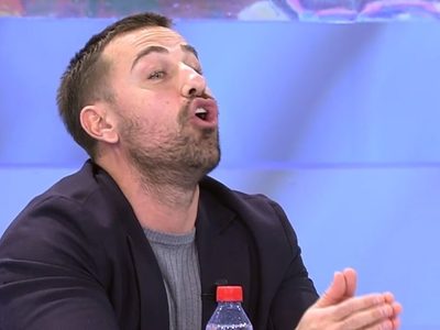 "Es capaz de vender a su madre": terrible cruce entre Rafa Mora y un colaborador de Sálvame