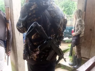 Civiles armados retienen a un soldado en Chenalhó, Chiapas (Video)