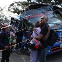 Un artefacto explosivo mata a 13 personas y hiere a 38 en autobús en Colombia