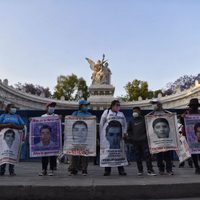 AMLO promete que revelará “lo que sucedió realmente” y los responsables del caso Ayotzinapa