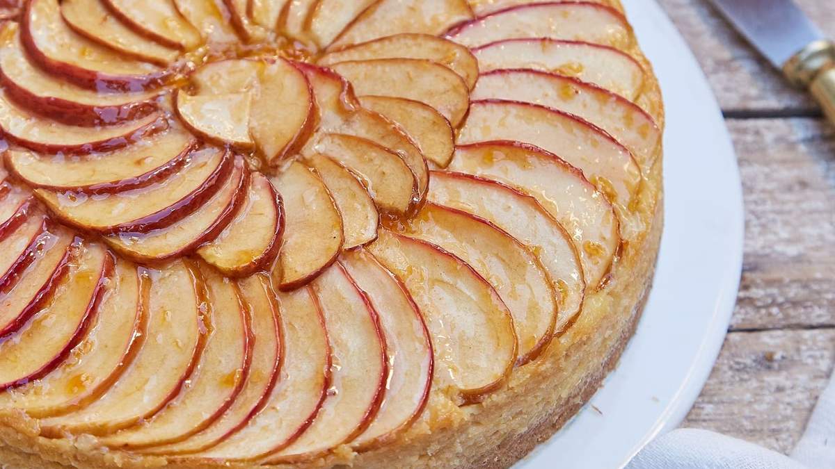 Torta de manzana. Fuente:(X).