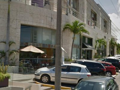 Irrumpen en barbería y ejecutan a presunto abogado en Cancún; sería una venganza personal