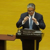 Figueroa abrió las sesiones de la legislatura con varios anuncios en su discurso