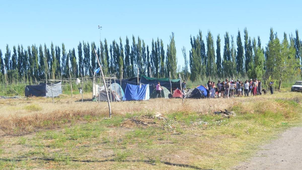 Las tomas de tierras proliferaron por la crisis habitacional. Fuente: (Twitter)