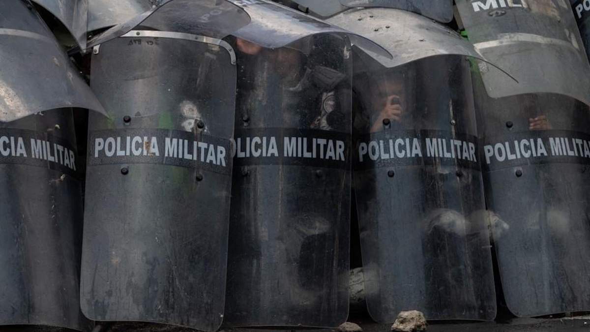 Elementos de la policía militar hoy en el Campo Marte