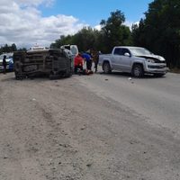 Dos camionetas chocaron en la Ruta 40, en San Martin de los Andes, y tres personas resultaron herida