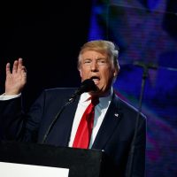 Trump llama 'ingenuos” a los republicanos e insiste en un 'fraude electoral a gran escala”