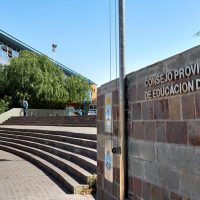 El 35% de los estudiantes que terminan la secundaria demoran más de lo previsto: repiten o abandonan