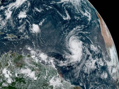 Estados Unidos no tiene respiro: el huracán Larry se fortalece y amenaza sus costas