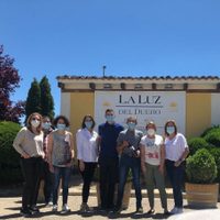 La bodega Vinos de la Luz asistirá económicamente al sector en España