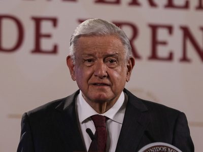 AMLO exige a "corcholatas" no llevar porras al festejo del Zócalo por su triunfo electoral
