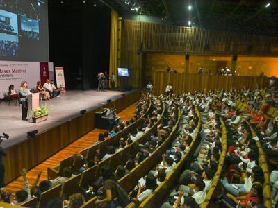 Secihti imparte clase masiva de historia de México a cerca de 20 mil estudiantes en Morelos