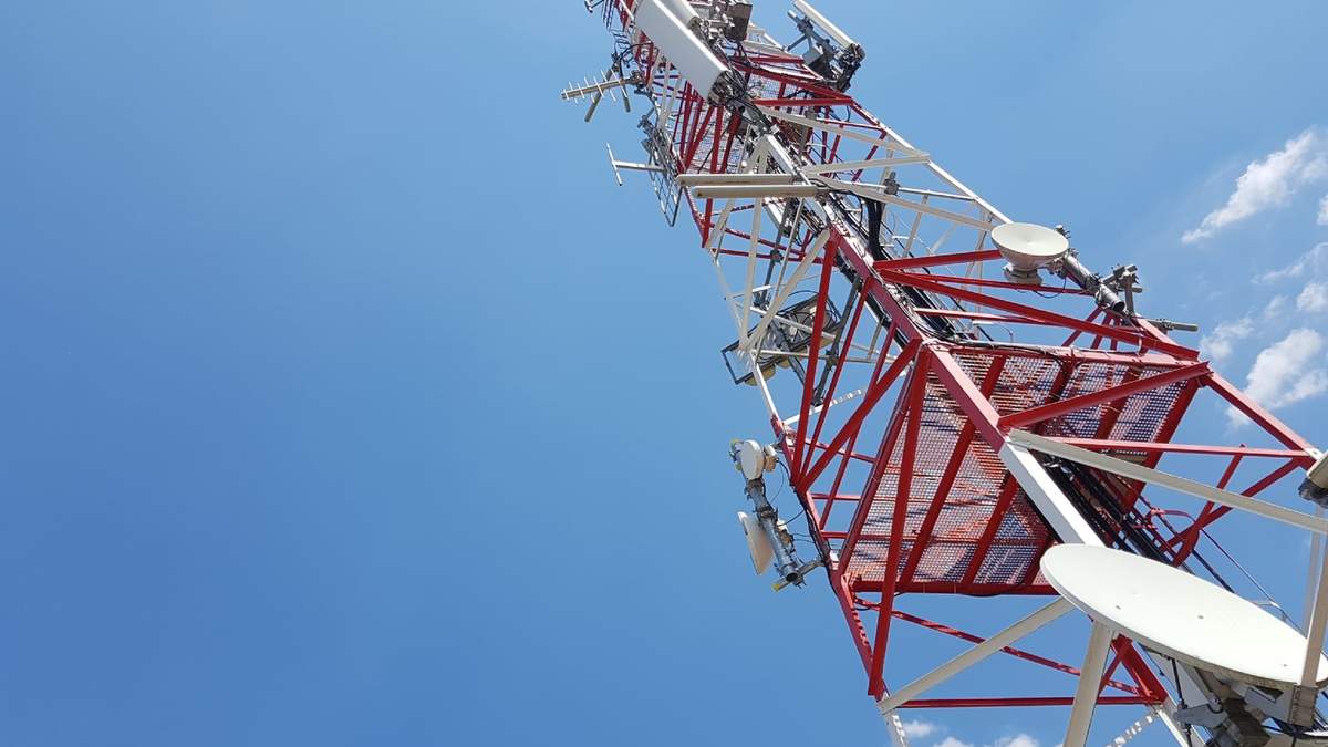 Las tarifas de los servicios de telecomunicaciones aplicarán los aumentos a partir de enero. Fuente: (Twitter)