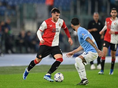 Santiago Giménez es elegido MVP de la Eredivisie