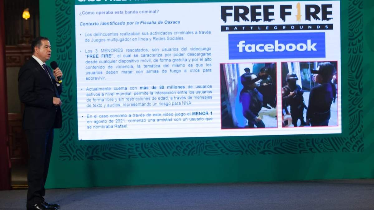 El subsecretario de Seguridad Pública federal, Ricardo Mejía explicando el caso de secuestro en Oaxaca