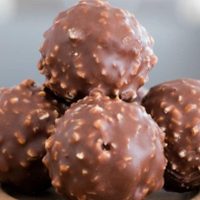 Ferrero Rocher casero y fit: para comer sin remordimiento y sin gastar fortuna en el kiosco