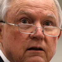 Sessions pide seguir el ejemplo de Miami-Dade y acabar con las ciudades santuario