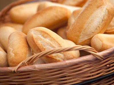 Los dueños de las panaderías están en alerta por los precios y la escasez de harina