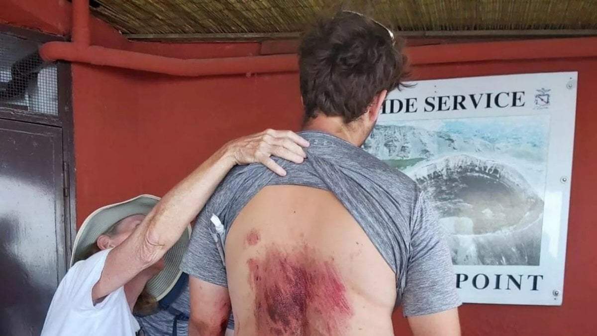 Turista cae en el cráter del Vesubio