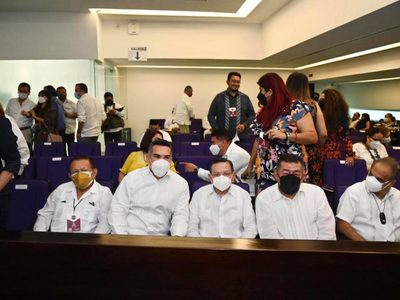 Líder del PRI ofrece trato institucional a Layda Sansores para que a Campeche "le vaya bien"