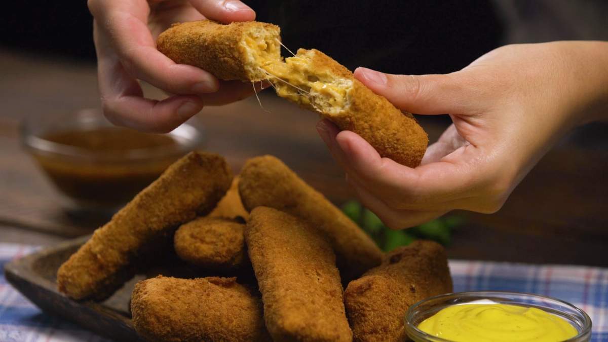 Bastoncitos de pollo y queso. Fuente: (Instagram)