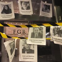 Realizan clausura simbólica de la FGR en protesta por los asesinatos de periodistas (Video)