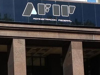 Jubilados y beneficiarios de AUH: cómo recibir el reintegro de la AFIP