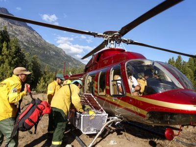 Llegarán más aviones, helicópteros y brigadistas para combatir el incendio en Aluminé