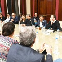 El Gobierno bonaerense reabre paritarias con docentes y estatales