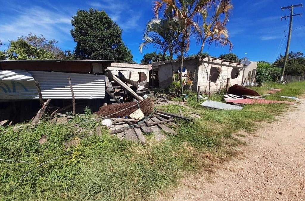 Quemaron y demolieron casas de familias tojolabales