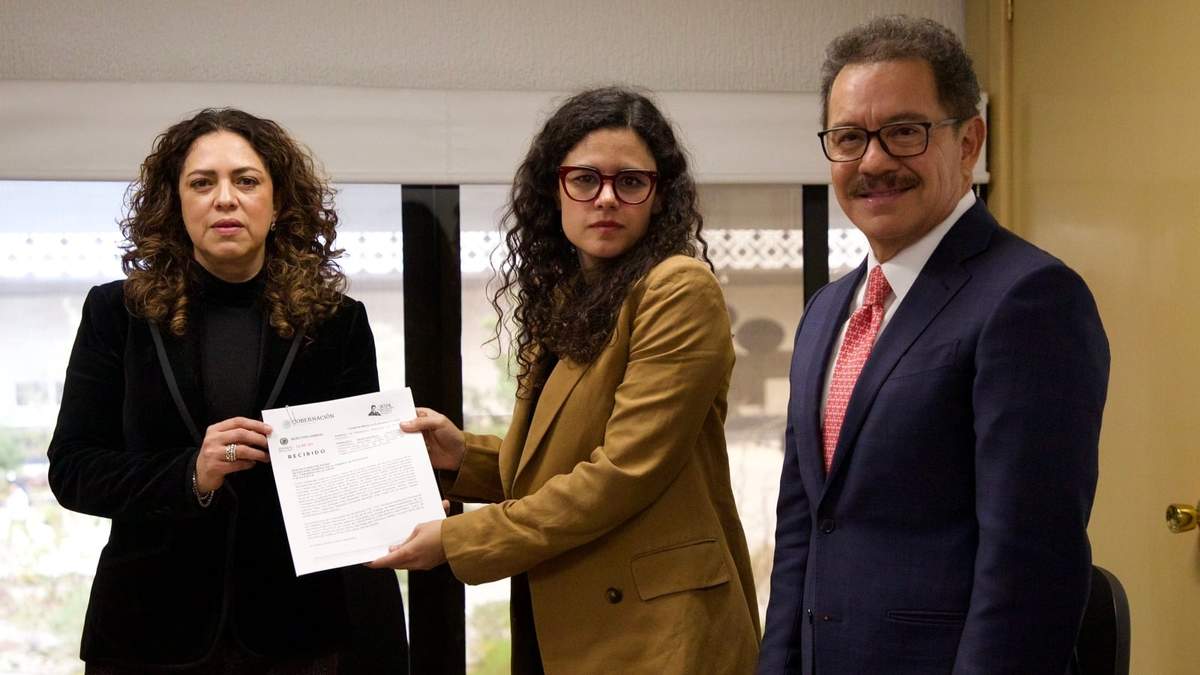 Luisa María Alcalde presentó la solicitud de juicio político