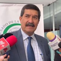 Javier Corral se registra como senador y rechaza ser prófugo de la justicia