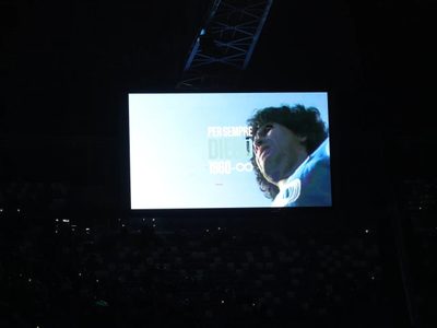 Afición del Napoli rinde homenaje a Diego Maradona en su quinto aniversario luctuoso