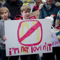 “No queremos más McDonald's”: británicos boicotean la cadena de suministros