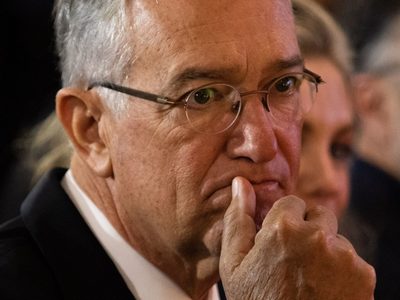Tribunales acorralan a TV Azteca y Grupo Elektra, de Ricardo Salinas Pliego