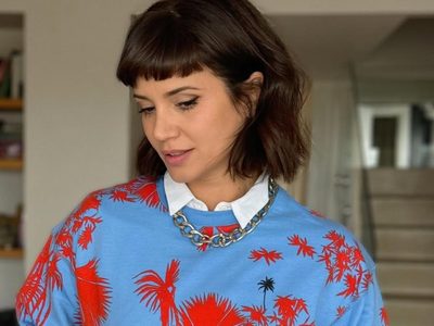 Griselda Siciliani y su mix sporty-futurista que activa el invierno con color y actitud