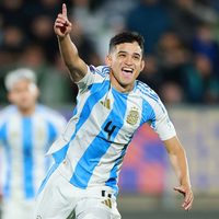 La Selección argentina ganó el Grupo D ante Italia